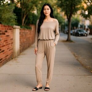 Express Women's 2-piece top and pant Tan set size Medium